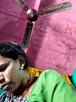 Pooja750 online show from October 19, 2025, 5:19 am