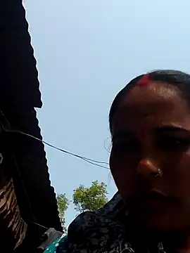 Pooja750 online show from November 27, 2025, 7:54 am