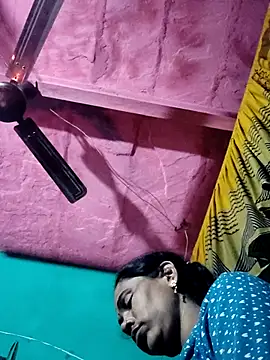 Pooja750 online show from January 10, 2026, 7:37 pm