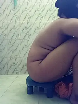 Snapshot of Moonshine07 chatting on September 10, 2025, 4:45 am Moonshine07 online show from September 10, 2025, 4:45 am