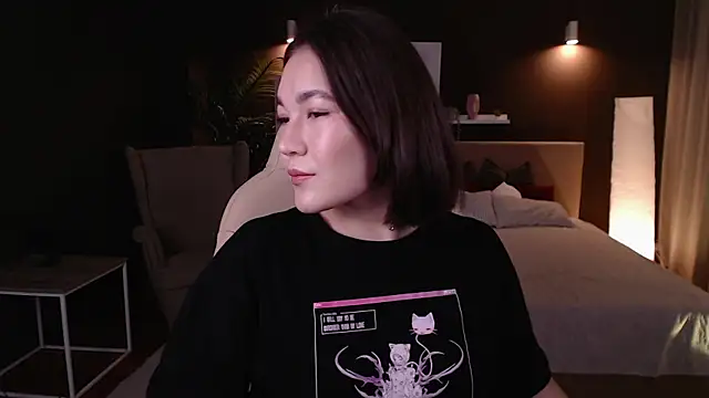 Halle Berrry online show from September 26, 2025, 2:10 pm