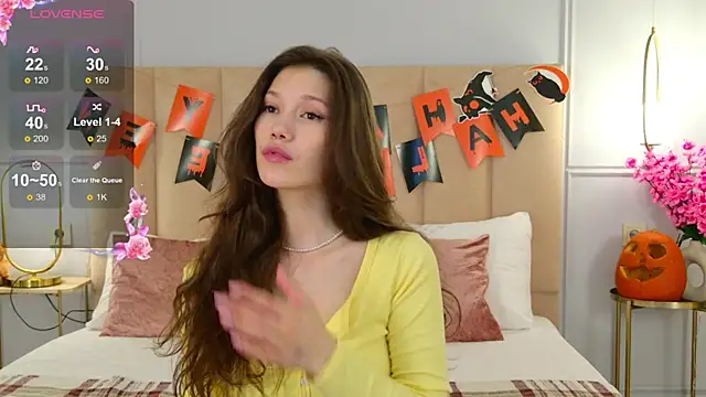 MaryNixon  online show from October 28, 2025, 5:11 am