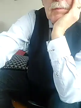 Snapshot of slaveman4you chatting on January 17, 2026, 3:50 pm slaveman4you online show from January 17, 2026, 3:50 pm