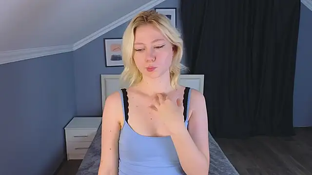 Snapshot of Violet_Willis chatting on September 23, 2025, 3:15 pm Violet Willis online show from September 23, 2025, 3:15 pm