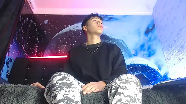 Snapshot of SemerHott chatting on October 27, 2025, 1:26 pm SemerHott online show from October 27, 2025, 1:26 pm