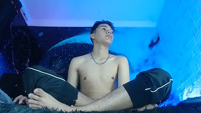 Snapshot of SemerHott chatting on October 28, 2025, 1:25 pm SemerHott online show from October 28, 2025, 1:25 pm