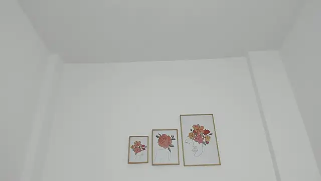 Snapshot of hellzel_moon chatting on October 10, 2025, 7:02 pm hellzel moon online show from October 10, 2025, 7:02 pm