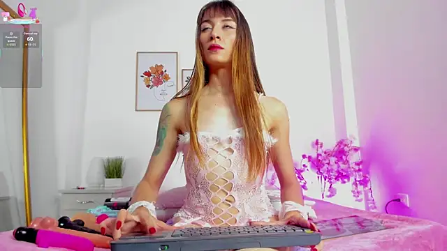 Snapshot of hellzel_moon chatting on November 20, 2025, 7:13 pm hellzel moon online show from November 20, 2025, 7:13 pm