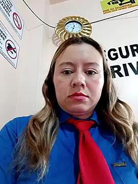 Snapshot of Hannah-colx chatting on January 19, 2026, 4:33 pm Hannah-colx online show from January 19, 2026, 4:33 pm