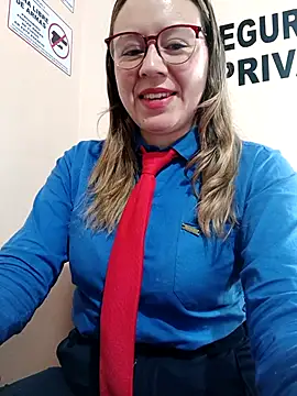 Snapshot of Hannah-colx chatting on February 3, 2026, 2:11 pm Hannah-colx online show from February 3, 2026, 2:11 pm