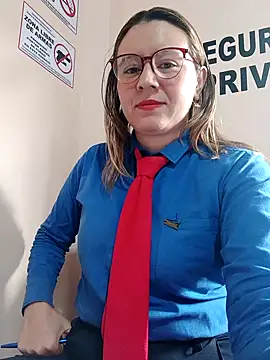 Snapshot of Hannah-colx chatting on February 4, 2026, 4:02 pm Hannah-colx online show from February 4, 2026, 4:02 pm