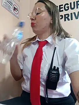 Snapshot of Hannah-colx chatting on February 5, 2026, 4:55 pm Hannah-colx online show from February 5, 2026, 4:55 pm