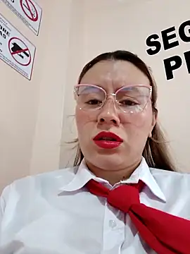 Snapshot of Hannah-colx chatting on February 19, 2026, 4:36 pm Hannah-colx online show from February 19, 2026, 4:36 pm