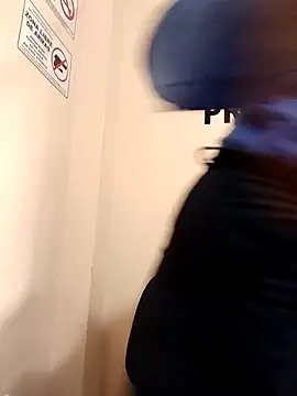 Snapshot of Hannah-colx chatting on February 27, 2026, 3:45 pm Hannah-colx online show from February 27, 2026, 3:45 pm