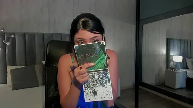 KymRoses online show from October 16, 2025, 7:37 pm