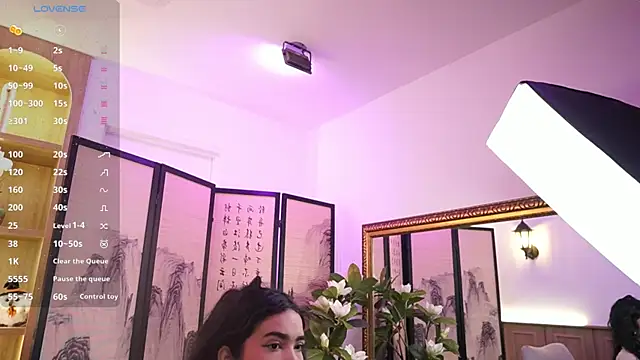 Snapshot of GiaNovak chatting on October 31, 2025, 11:44 am GiaNovak online show from October 31, 2025, 11:44 am