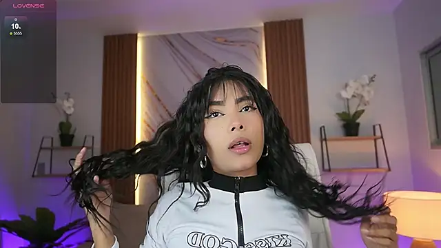 Snapshot of GiaNovak chatting on December 17, 2025, 7:09 pm GiaNovak online show from December 17, 2025, 7:09 pm