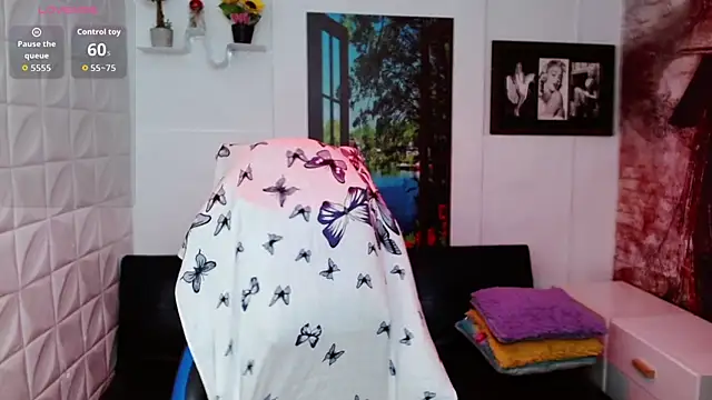 Eva Roussell online show from March 12, 2026, 2:23 pm