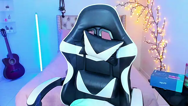 LenaStylesOA online show from March 25, 2026, 8:48 pm