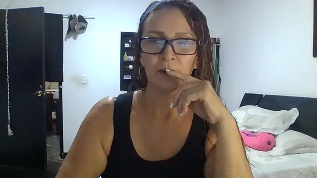 Snapshot of MiaVega chatting on January 11, 2026, 4:34 pm MiaVega online show from January 11, 2026, 4:34 pm