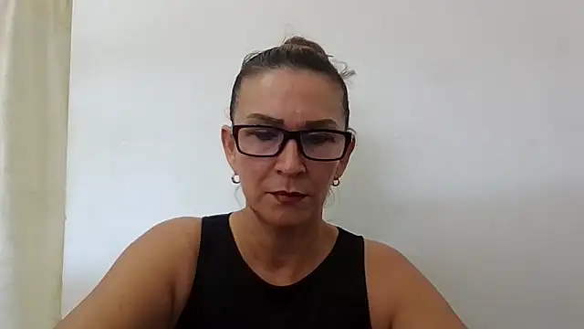 Snapshot of MiaVega chatting on February 11, 2026, 3:06 pm MiaVega online show from February 11, 2026, 3:06 pm