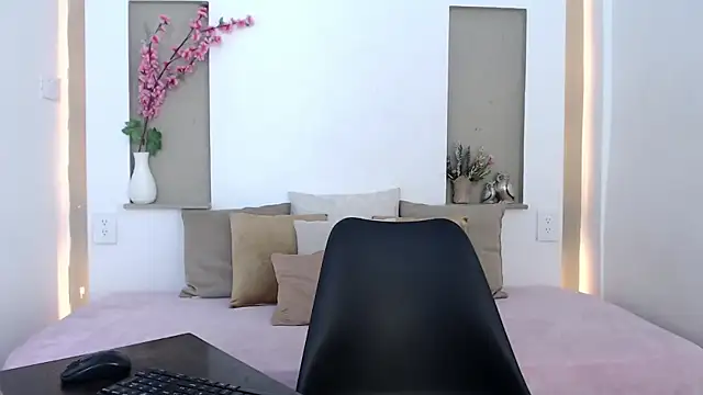 Kailanny  online show from October 8, 2025, 2:14 pm
