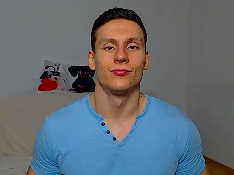 ZeinMiracles online show from October 6, 2025, 8:28 pm