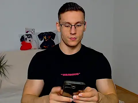 ZeinMiracles online show from October 16, 2025, 6:42 pm