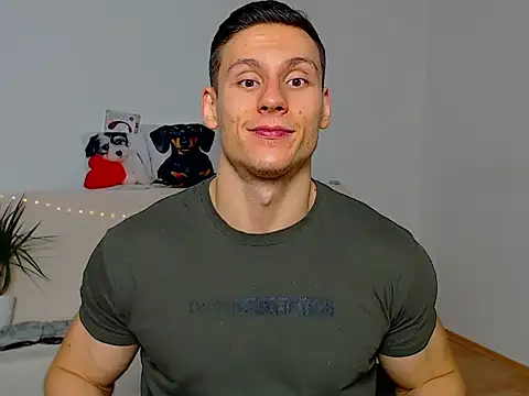 ZeinMiracles online show from October 27, 2025, 8:35 pm