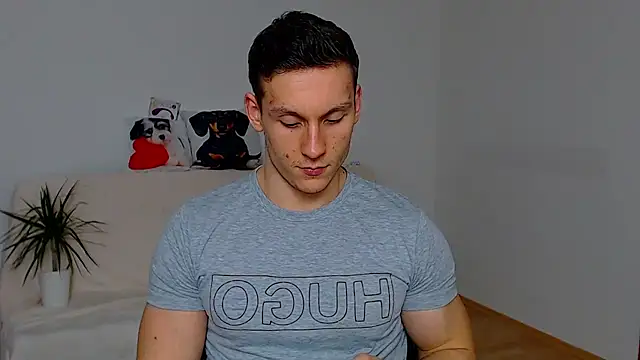 ZeinMiracles online show from November 11, 2025, 11:05 pm