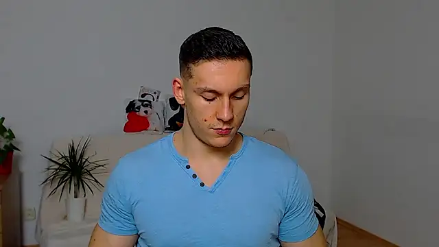 ZeinMiracles online show from November 14, 2025, 11:35 pm