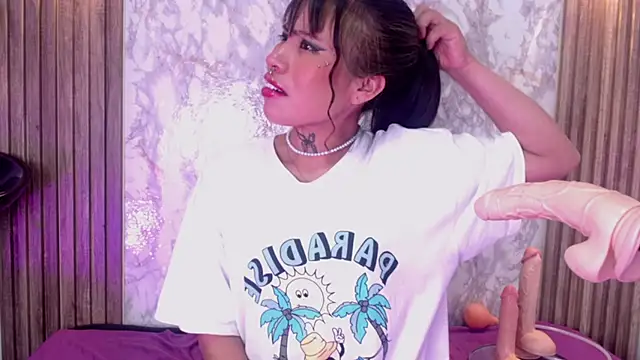 Georgina Astor online show from October 15, 2025, 9:37 pm