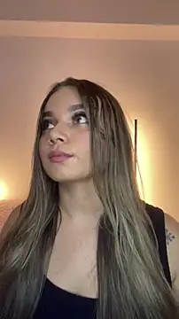 AnnyLopezzz  online show from November 19, 2025, 8:20 pm