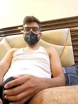 Snapshot of LoveGuruRA chatting on October 7, 2025, 4:53 am LoveGuruRA online show from October 7, 2025, 4:53 am