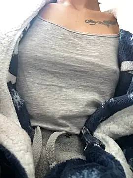 Snapshot of StrapPink chatting on March 30, 2026, 9:43 am StrapPink online show from March 30, 2026, 9:43 am