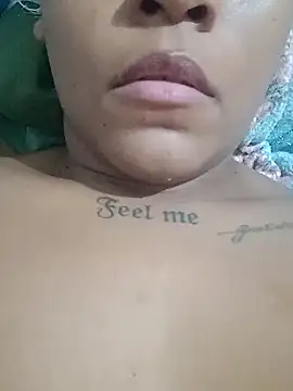 nessinha12 online show from September 10, 2025, 1:38 am