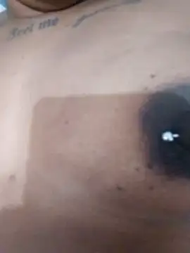 nessinha12 online show from November 3, 2025, 9:43 am