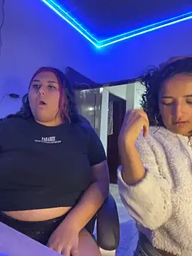 Snapshot of luna_love_xoxo chatting on September 12, 2025, 2:22 am luna love xoxo online show from September 12, 2025, 2:22 am