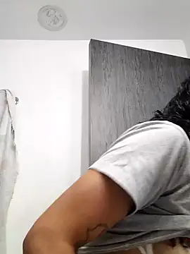 Snapshot of luna_love_xoxo chatting on November 22, 2025, 3:05 am luna love xoxo online show from November 22, 2025, 3:05 am