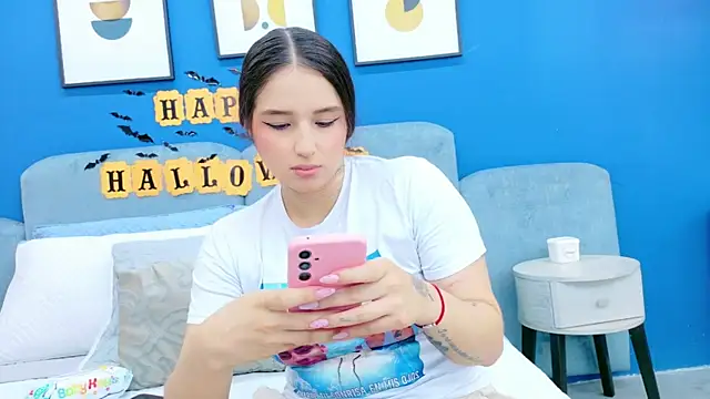 Ashley Evans22 online show from October 23, 2025, 8:18 pm