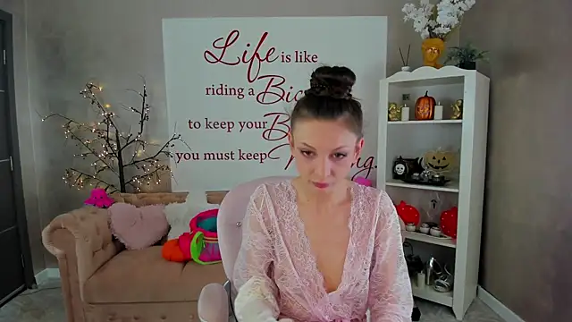 ReynaTheVixen online show from November 23, 2025, 4:51 pm