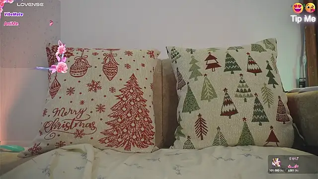 Snapshot of Roxybeautyy chatting on October 15, 2025, 9:31 am Roxybeautyy online show from October 15, 2025, 9:31 am