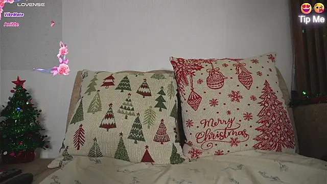 Snapshot of Roxybeautyy chatting on November 10, 2025, 9:36 pm Roxybeautyy online show from November 10, 2025, 9:36 pm