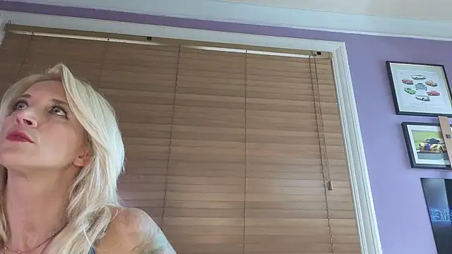 Snapshot of SereneXX chatting on June 17, 2026, 9:34 am SereneXX online show from June 17, 2026, 9:34 am