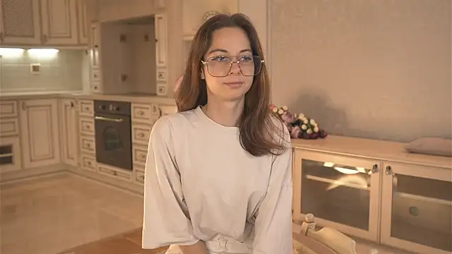 TamShutters online show from October 5, 2025, 4:00 am