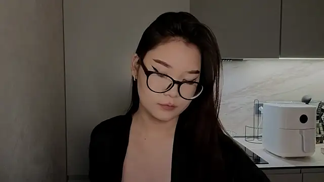 Snapshot of iamyuki chatting on December 21, 2025, 10:22 am iamyuki online show from December 21, 2025, 10:22 am