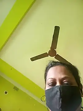 KITTUAAA online show from November 15, 2025, 8:55 am