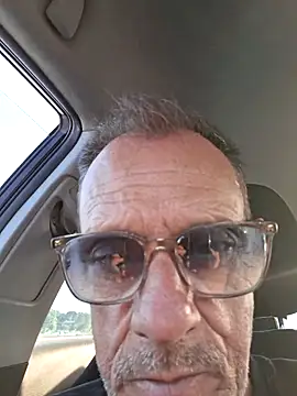 Nikolis77 online show from April 29, 2026, 4:11 pm