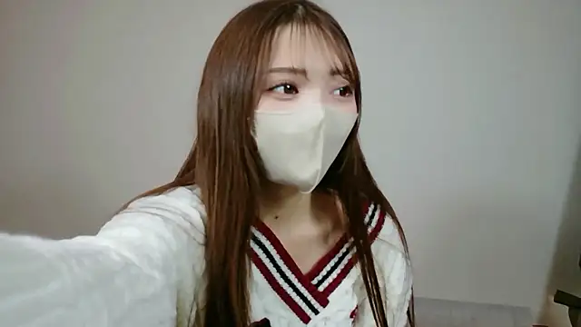 mimichan v online show from November 23, 2025, 12:49 pm