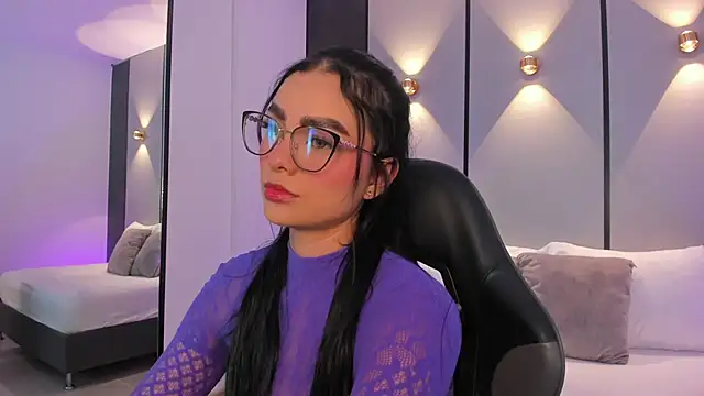 emily tolson online show from April 17, 2026, 7:50 pm